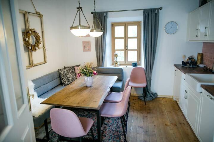 Apartment Aussee- Beletage Salzherrenhof- Kueche, Wlan, Netflix Bad Aussee Extérieur photo