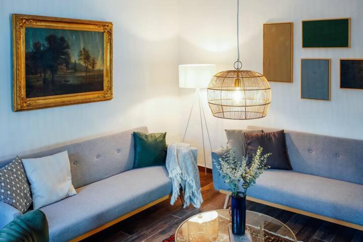 Apartment Aussee- Beletage Salzherrenhof- Kueche, Wlan, Netflix Bad Aussee Extérieur photo