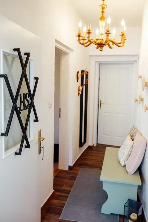 Apartment Aussee- Beletage Salzherrenhof- Kueche, Wlan, Netflix Bad Aussee Extérieur photo