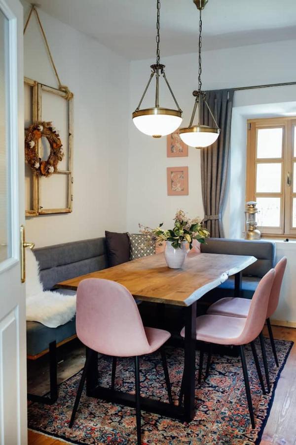 Apartment Aussee- Beletage Salzherrenhof- Kueche, Wlan, Netflix Bad Aussee Extérieur photo